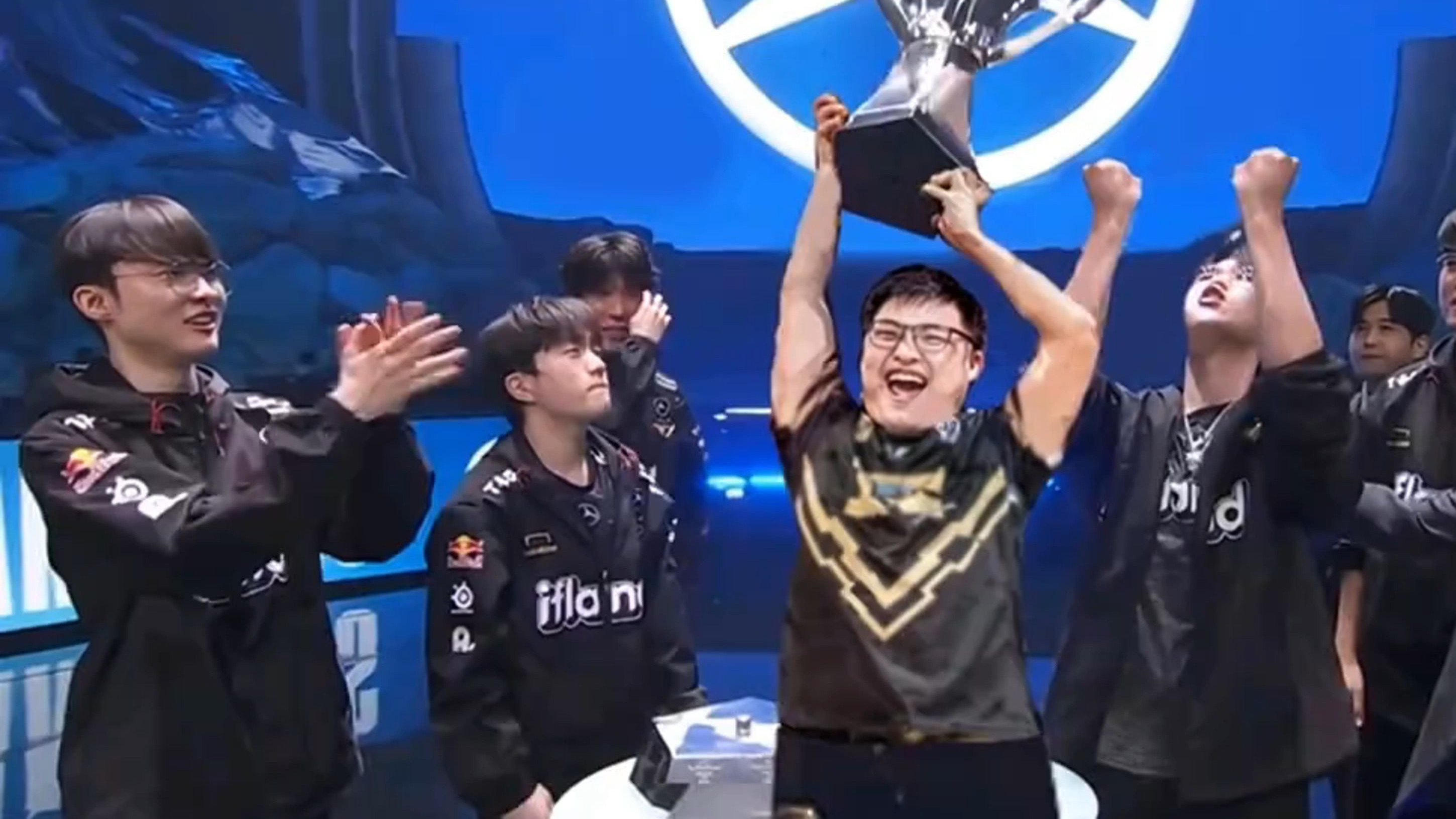 开云注册入口-包含Uzi与70激战公牛分钟，战术调整胜负难料！，萨拉赫焦点对战热度持续攀升的词条