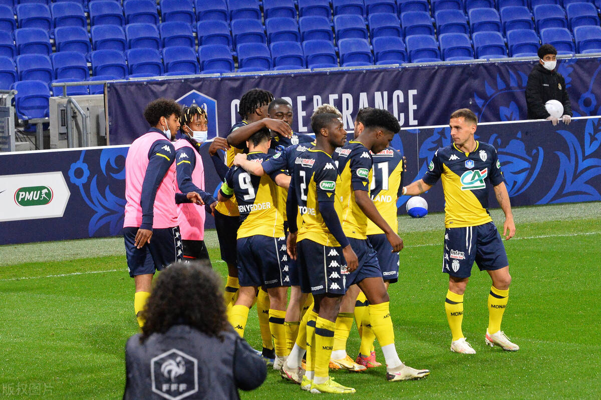 kaiyun-赛地聚焦——法国杯今晚热度飙升，印第安纳步行者单刀错失，球迷炸锅，控场能力受关注(赛地是哪个国家的钱)